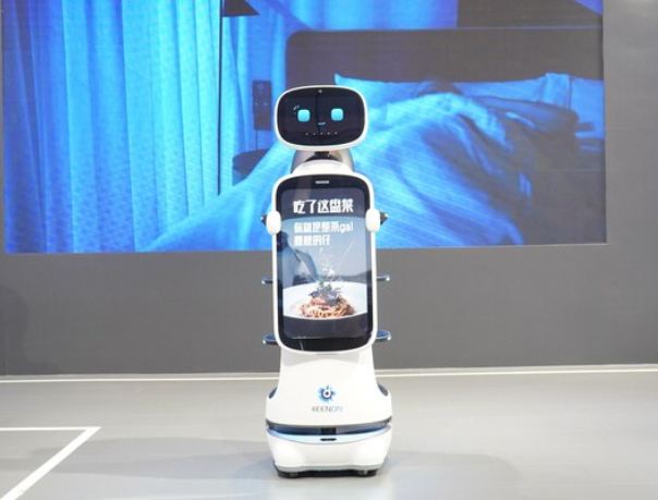 KEENON Robotics、北京・世界ロボット大会2023でDINERBOT T10とKLEENBOT C30を発表